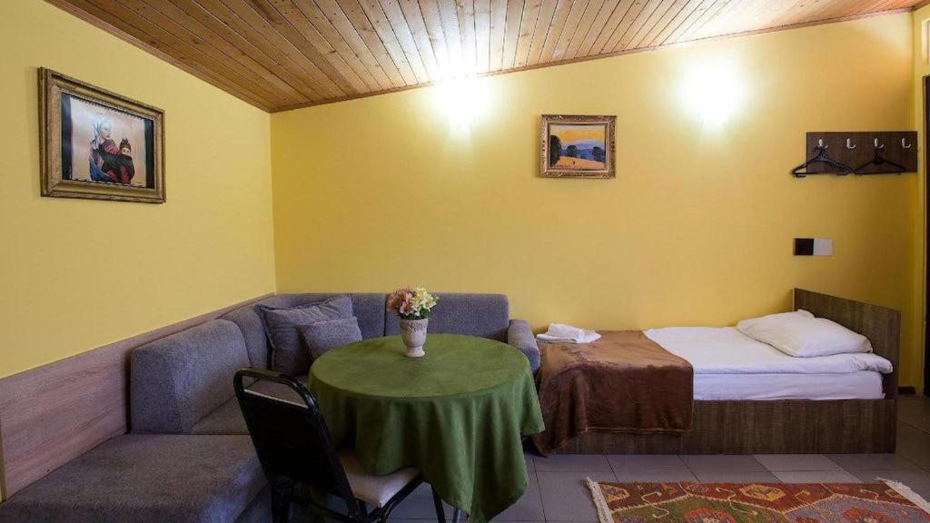 Gallary Hostel تبليسي المظهر الخارجي الصورة